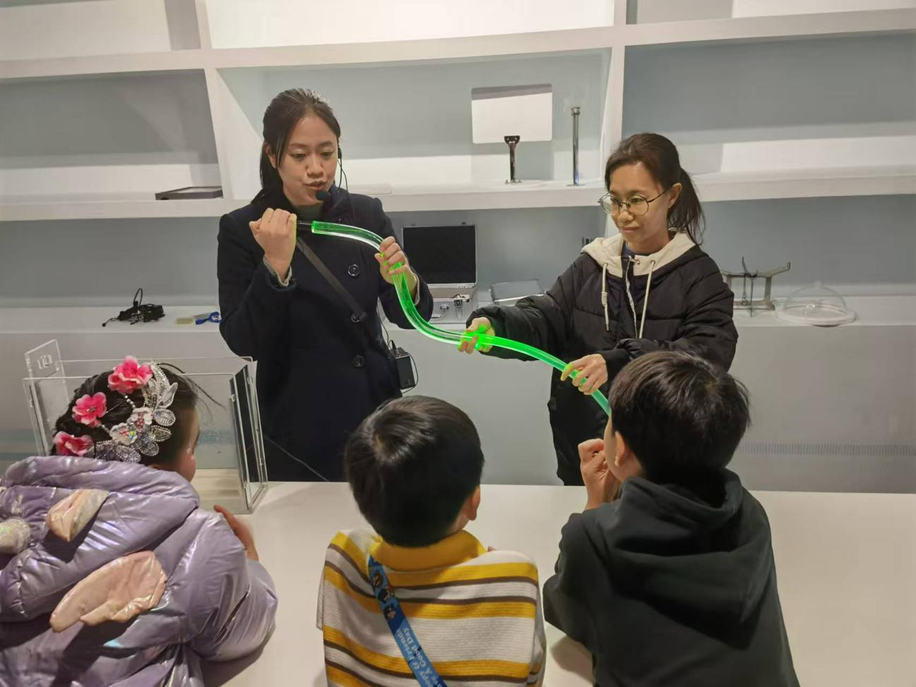 “激光舞台”展演